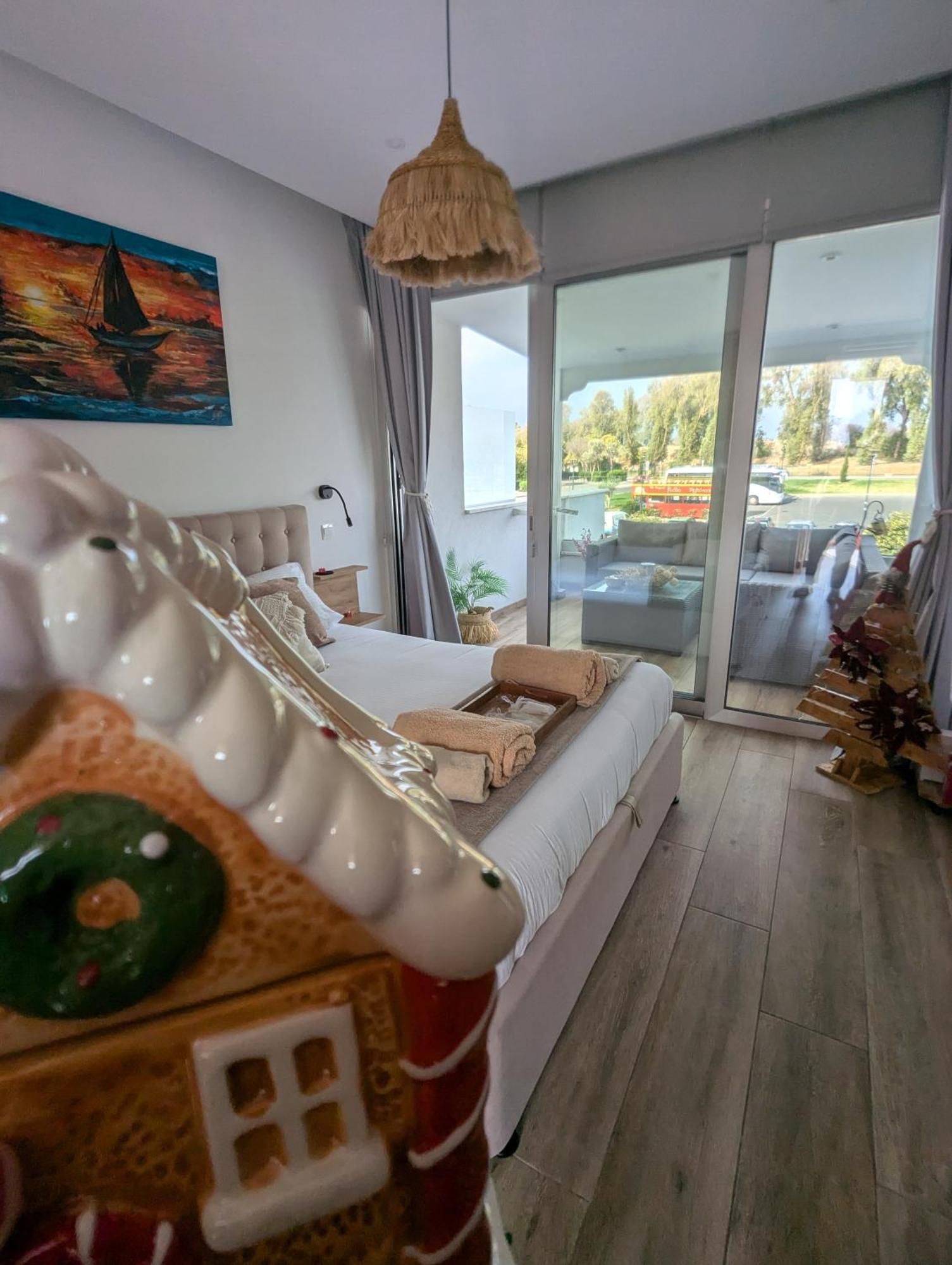 Bohemian Rhapsody Appartement Paphos Buitenkant foto